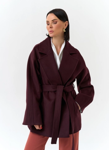 Женское укороченное пальто с английским воротником фото