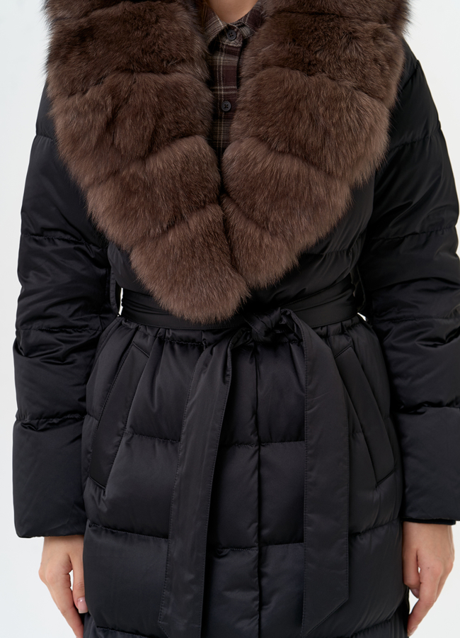 Женский пуховик с капюшоном из меха песца модель № 31448 универмаг малина