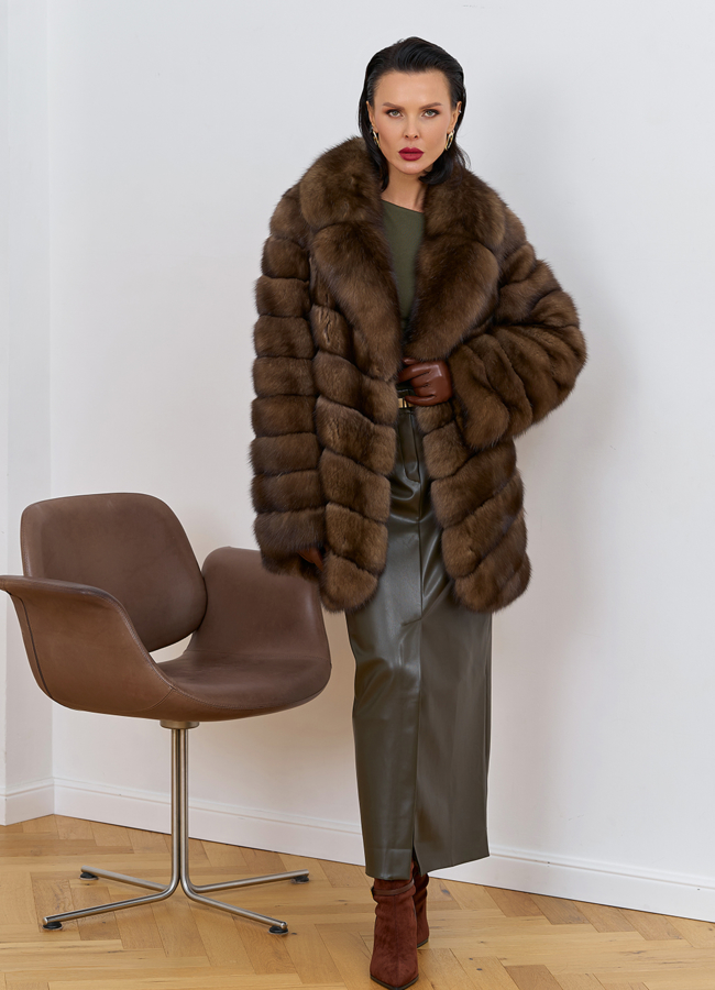 Женская шуба из соболя с английским воротником модель № 31771 в кредит
