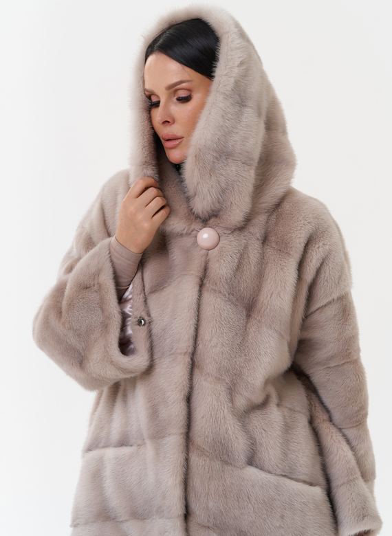 Шуба из норки с капюшоном