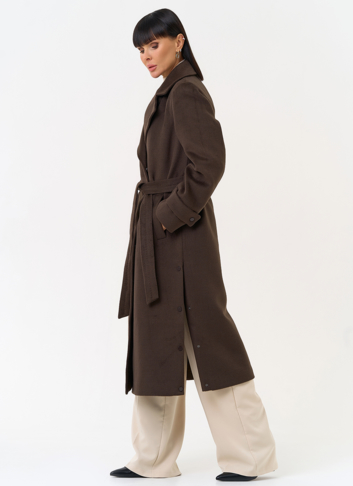 Женское пальто с английским воротником