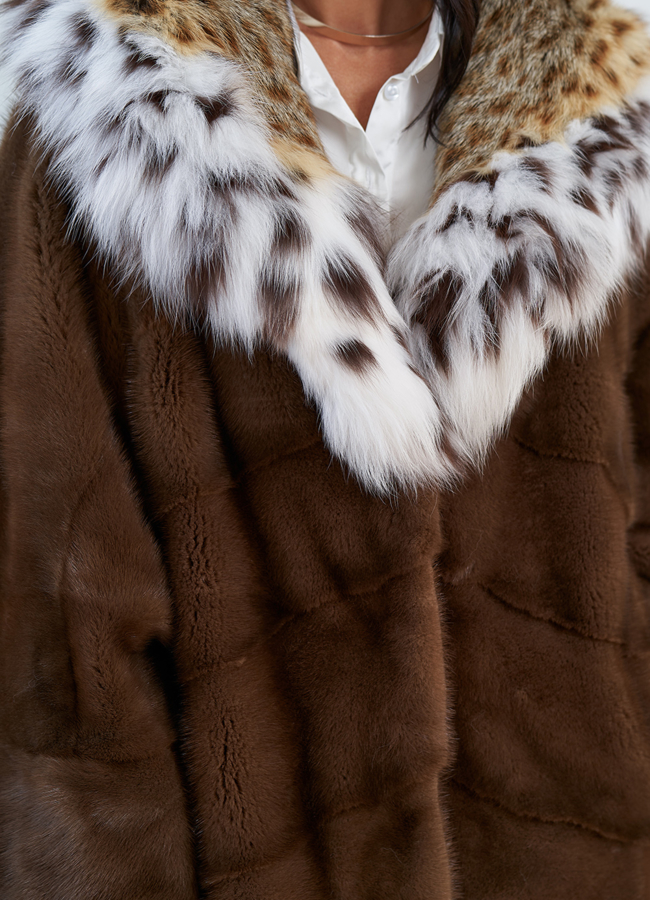 Женская шуба из меха норки с капюшоном из меха рыси модель № 30694 в рассрочку