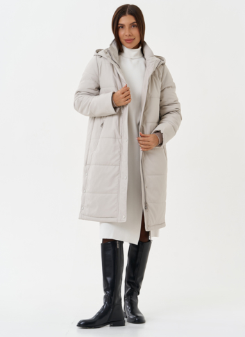 Светлый пуховик из эко кожи 