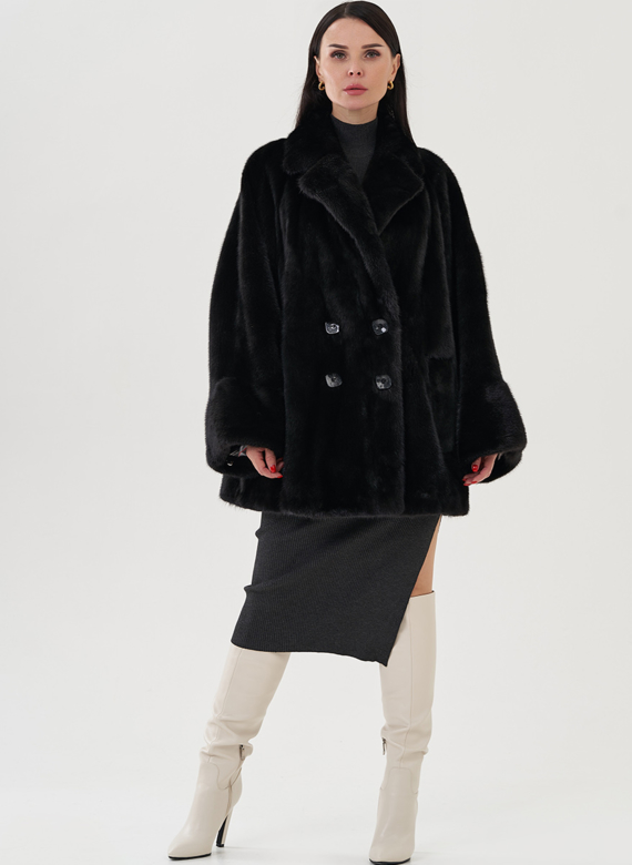 Короткая шуба из меха saga