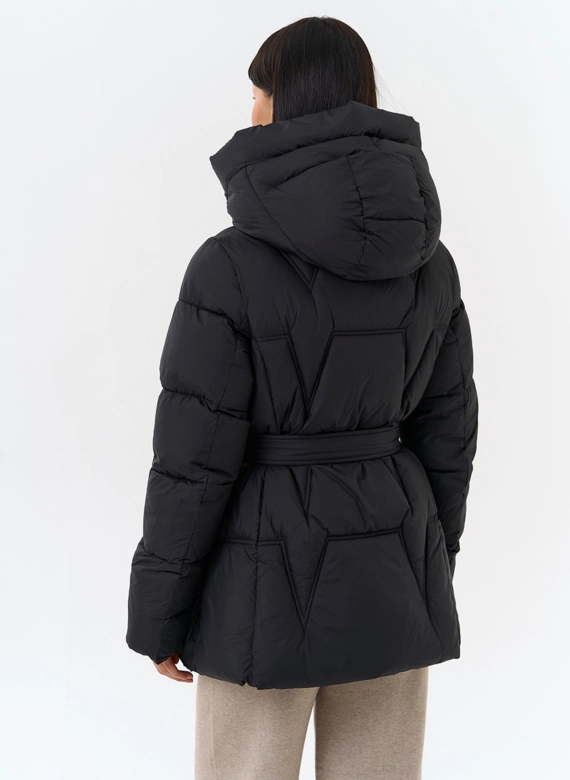 Женский пуховик с поясом