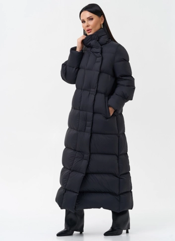 Женский пуховик черного цвета  фото