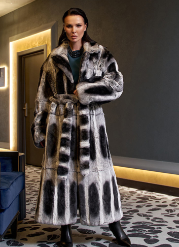 Длинная шуба из меха кролика 