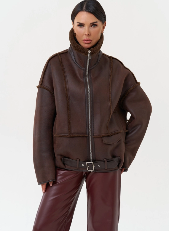 Женская дубленка коричневого цвета 