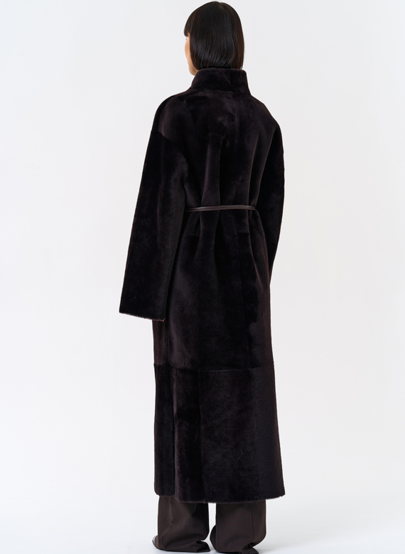 Женская двухсторонняя дубленка с декоративным поясом