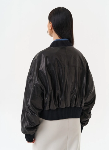 Женская куртка бомбер из натуральной кожи